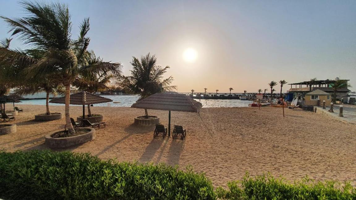 Dolphin Beach Resort Yanbu Exterior foto