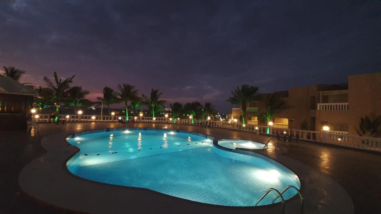 Dolphin Beach Resort Yanbu Exterior foto